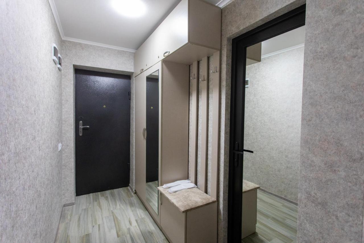 Ninia'S Apartment Kutaisi Bagian luar foto